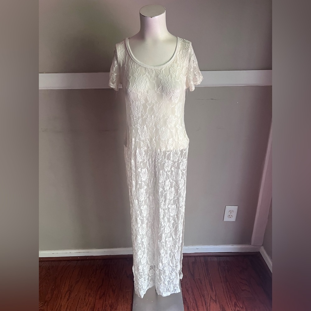 THE ONE White Lace Dress with Floral Overlay